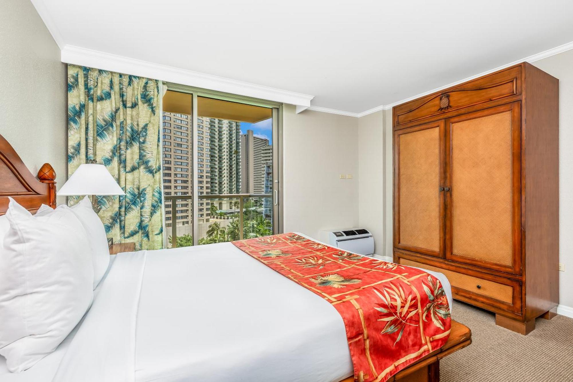 Luana Waikiki Hotel & Suites Гонолулу Экстерьер фото